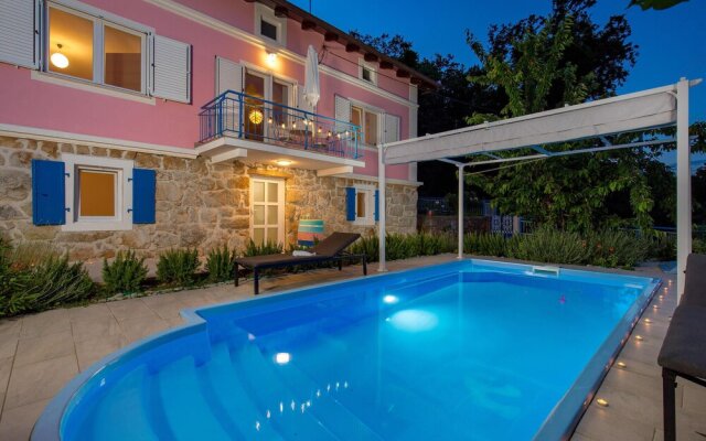Awesome Home in Lovran With 4 Bedrooms, Wifi and Outdoor Swimming Pool