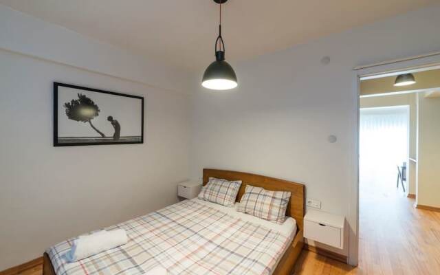 City Style Penthouse in Downtown