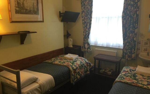 Albany Hotel