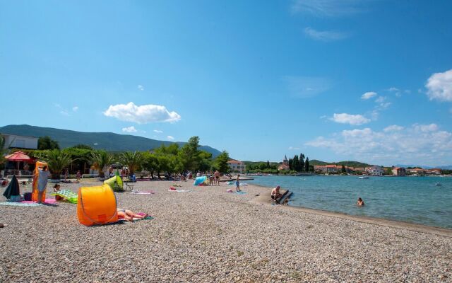 Nice Home in Sreser With Wifi and 3 Bedrooms