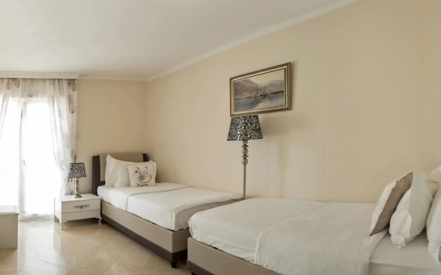 Hotel Azimut