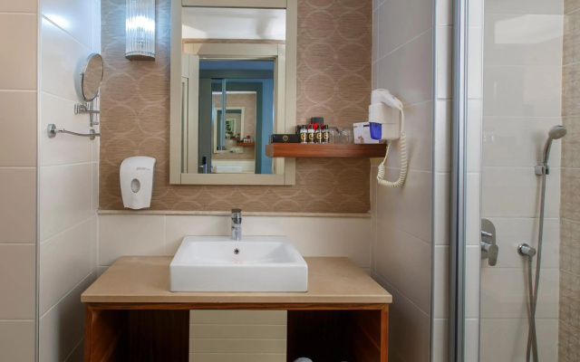 Side Crown Palace Ultra All Inclusive