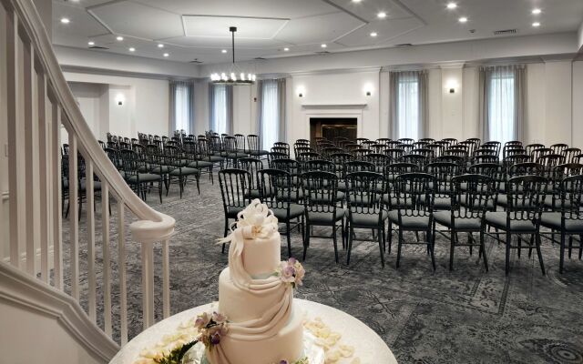 Tarrytown House Estate