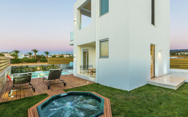 Majestic Villa in Pigianos Kampos with Private Pool