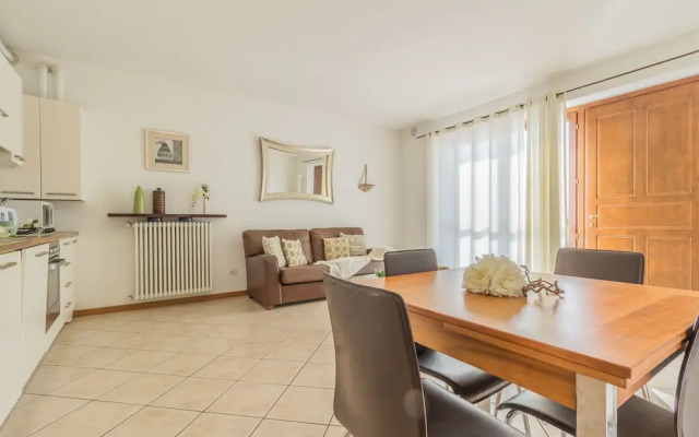 Golden View Apartment