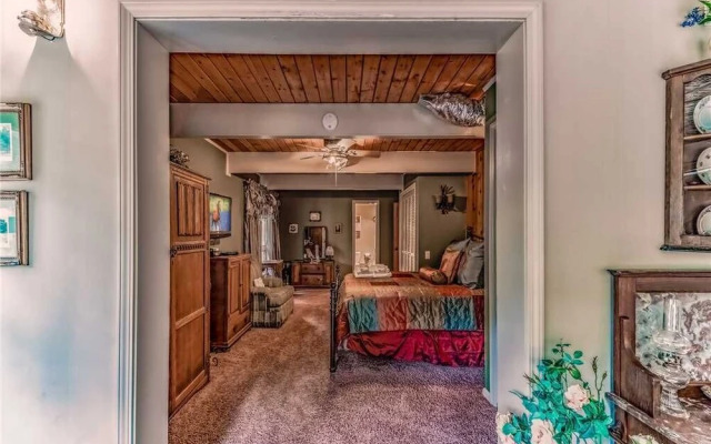 Paradise On The River Three Bedroom Cabin