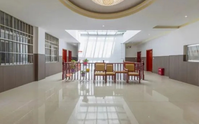 Qiubei Waterside Hotel