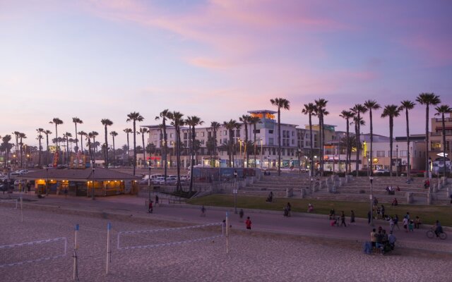 Kimpton Shorebreak Huntington Beach Resort, an IHG Hotel