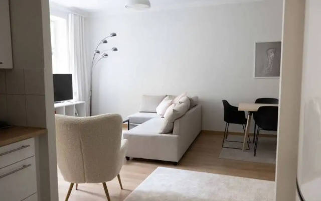 2ndhomes Central 85m2 2BR Apartment