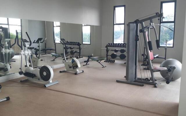 Quade Stay at Serpong Greenview