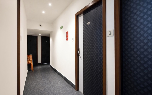 Fabhotel The Corporate Inn I