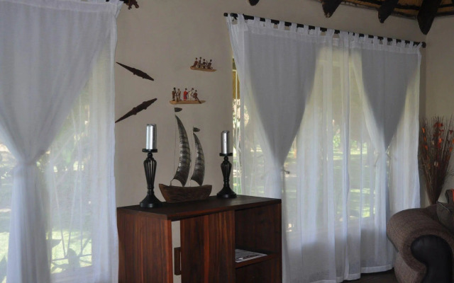 Hakusembe River Lodge