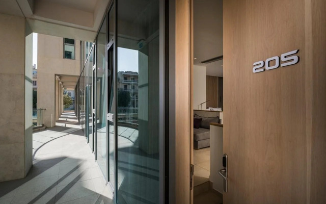 Trianon Luxury Apartments & Suites