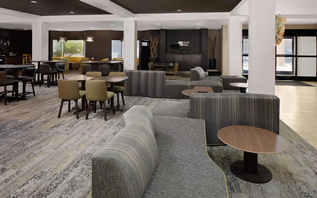 Courtyard by Marriott Houston Rice University