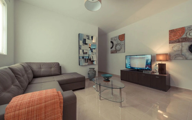Luxury Apartment Close to the Sea