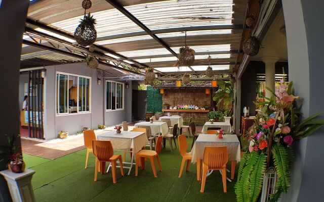 OYO 792 Omsaga Phuket Hotel