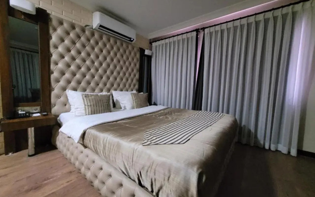 Red Green Hotel