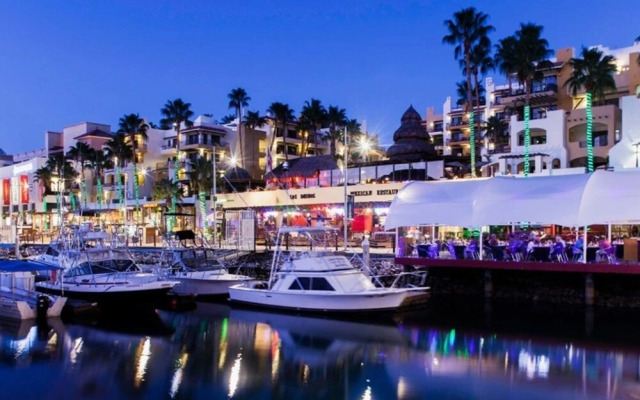 Nicest JR Suite Studio IN Cabo Downtown Marina, Cabo San Lucas