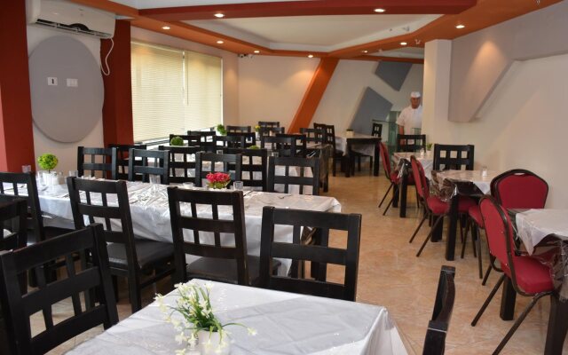 New Metropole Hotel