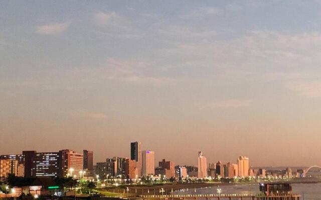 Luxurious Seaview Three Bedroom Apartment