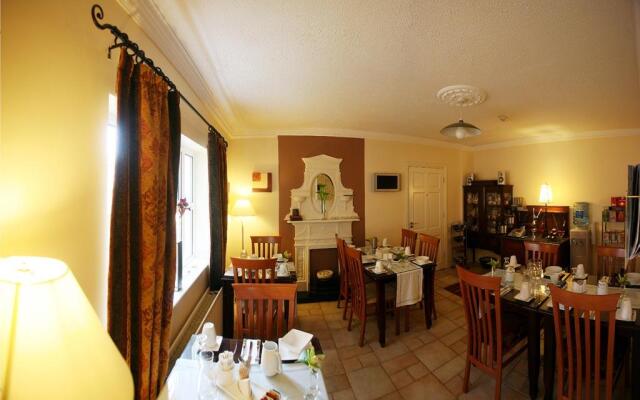 Almara House