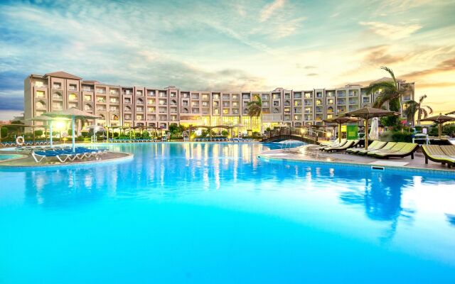 SUNRISE Alora Aqua Park Resort