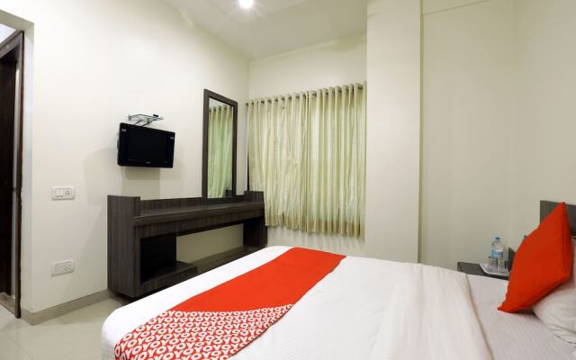 OYO 4198 Hotel Shri Sai Murli