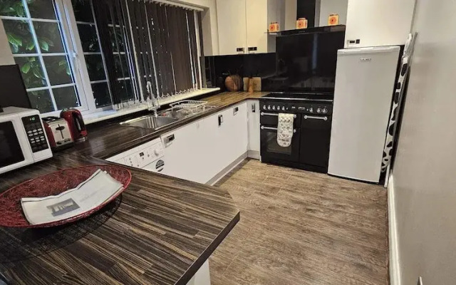 Inviting 1-bed Apartment in Dartford