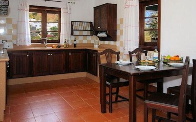 Villa - 2 Bedrooms with Pool and WiFi - 106086