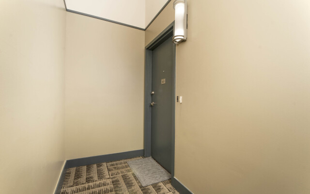 Bright and airy downtown loft! Great wifi!