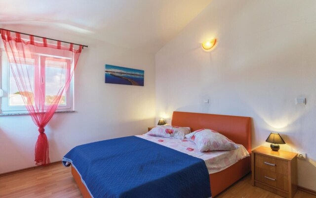 Stunning Home in Banjole With Wifi and 5 Bedrooms