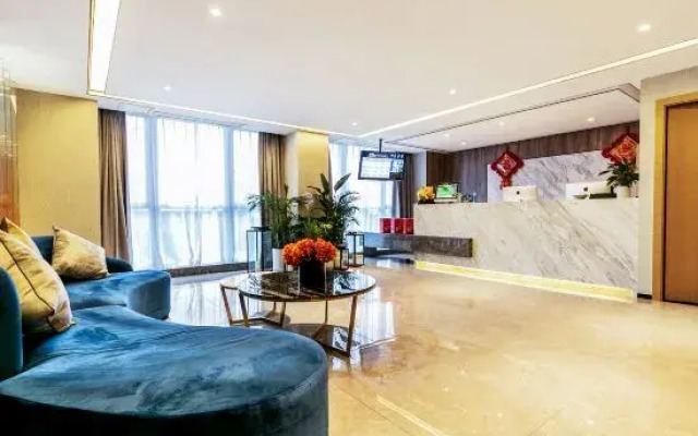 Shiyanhuang Hotel (Chongqing West Railway Station Erlang Subway Station)