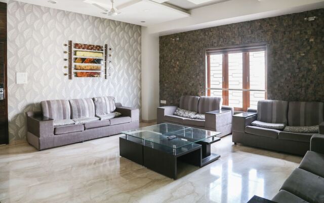 OYO 17286 Lrh Service Apartments