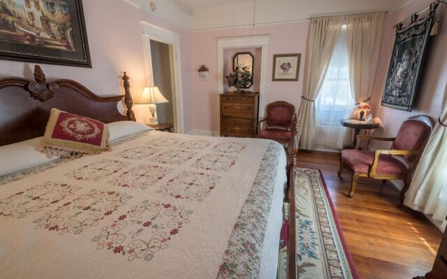 Southern Wind Inn Bed & Breakfast