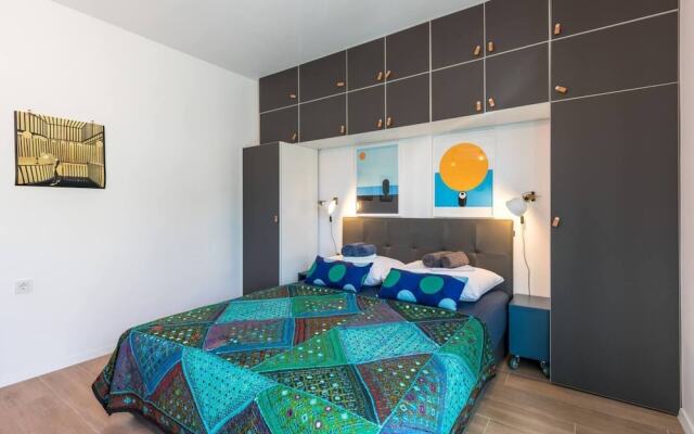 Sleeps 8, Pet Friendly, Garden & Roof Terrace