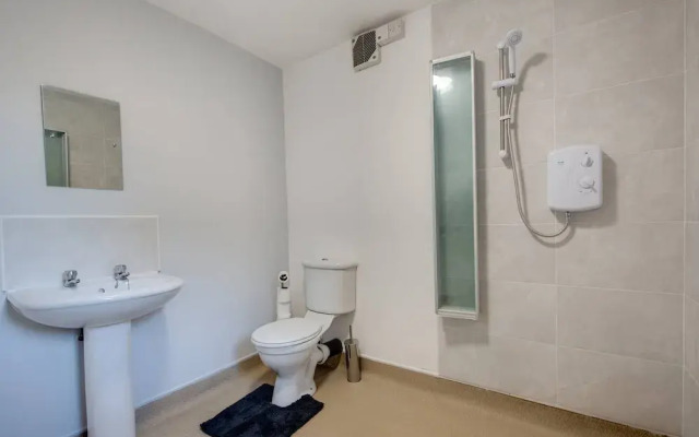 Self Check-In Town House in Barnsley Town Centre