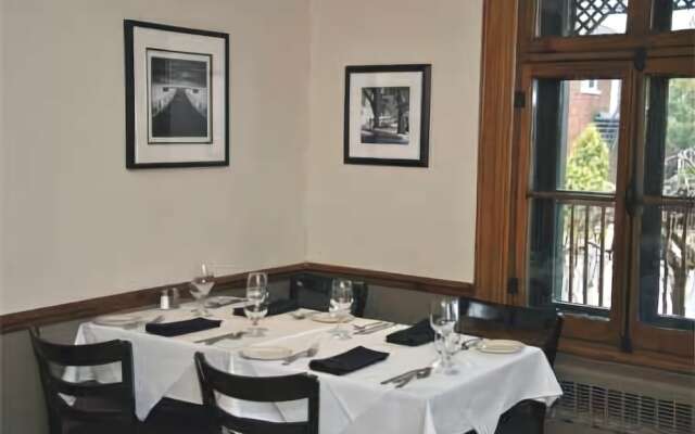 Les Menus Plaisirs