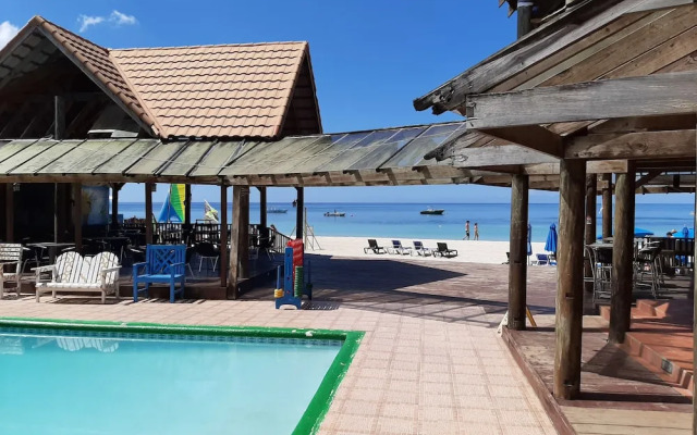 Yard Beach Hotel and Apartments