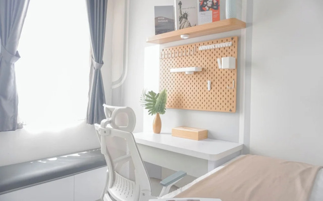 Good And Comfy Studio At Transpark Cibubur Apartment