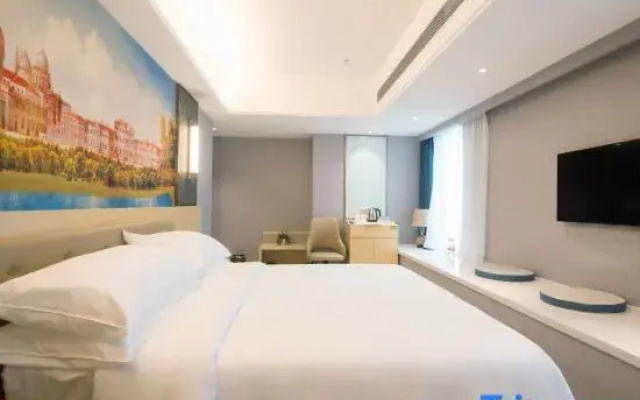 Vienna International Hotel (Kunming Huochezhan Xishan wandaguangchang dian)Dianchiludian)