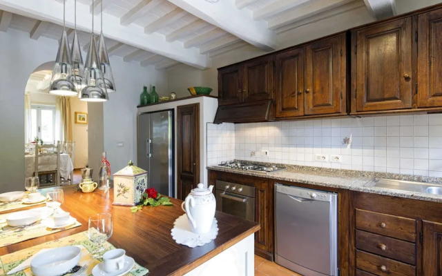 Nice Villa with Private Pool & Large Garden near Cortona