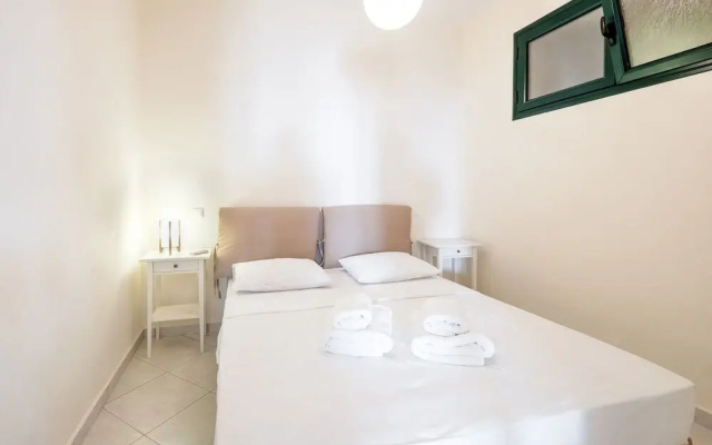 Spacious Villa near Sea in Pera Melana