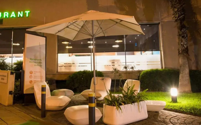 Travelodge BCN Cornella Fira