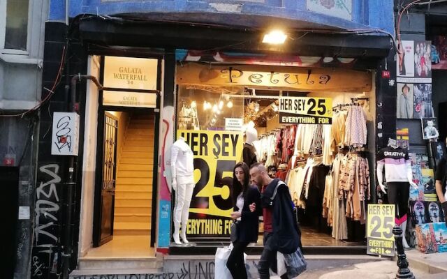 Galata Waterfall Apartment