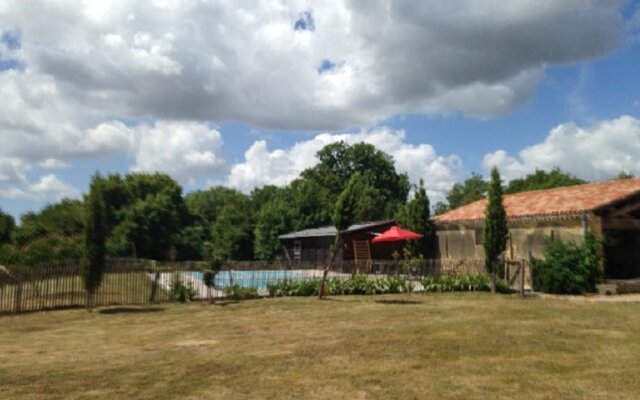 House With 5 Bedrooms in Saint-cyr-en-talmondais, With Private Pool an