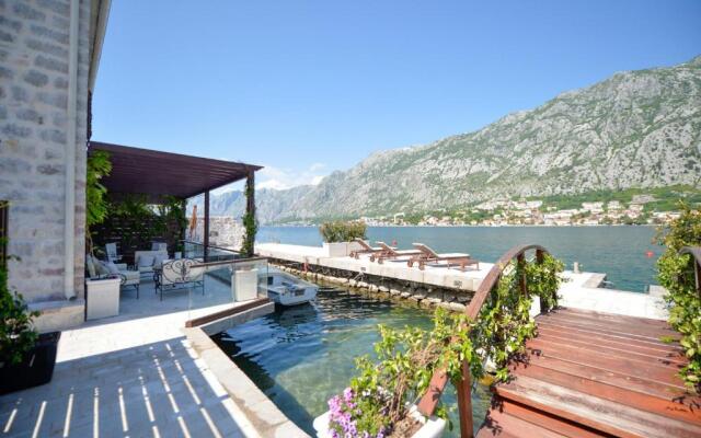 Seaside House Kotor