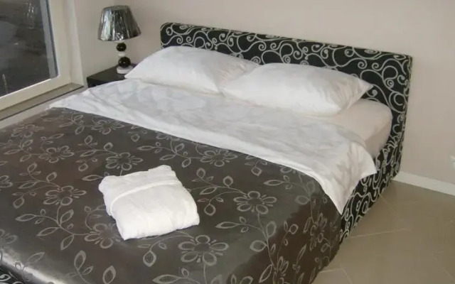 BlackBerry Apartment