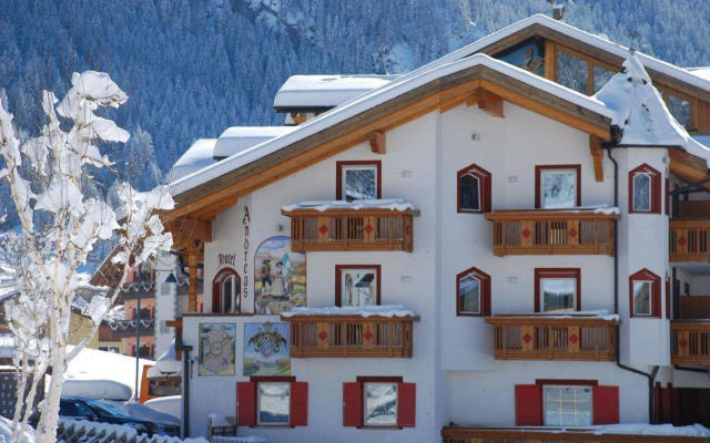 hotelImage