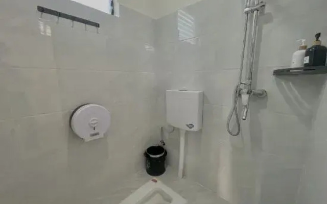 Mangshi Lilian Youth Hostel