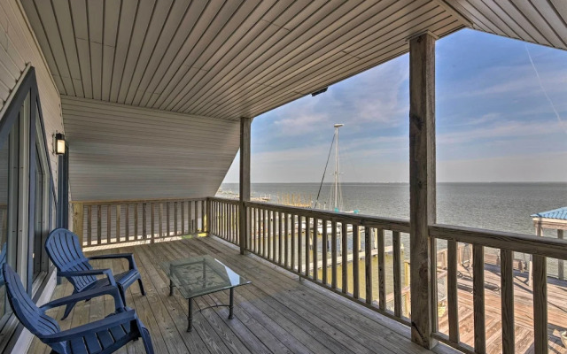 Bayfront Fishing Pier: Galveston Island Home!